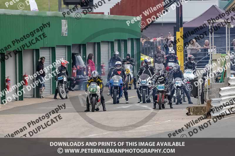 Vintage motorcycle club;eventdigitalimages;mallory park;mallory park trackday photographs;no limits trackdays;peter wileman photography;trackday digital images;trackday photos;vmcc festival 1000 bikes photographs